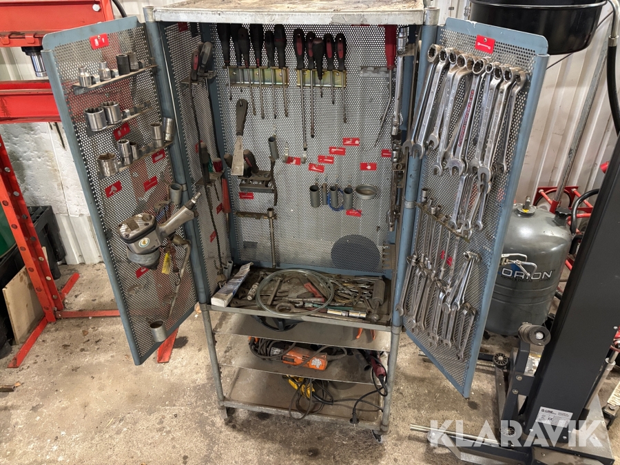 Verktygsvagn med verktyg