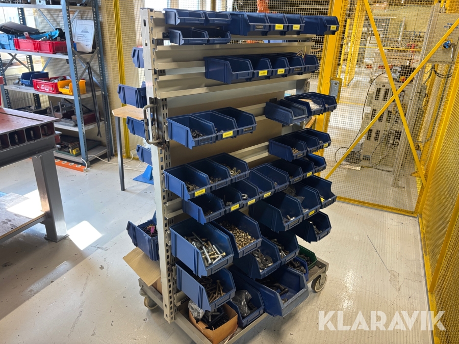 Materialvagn med skruv och bult.