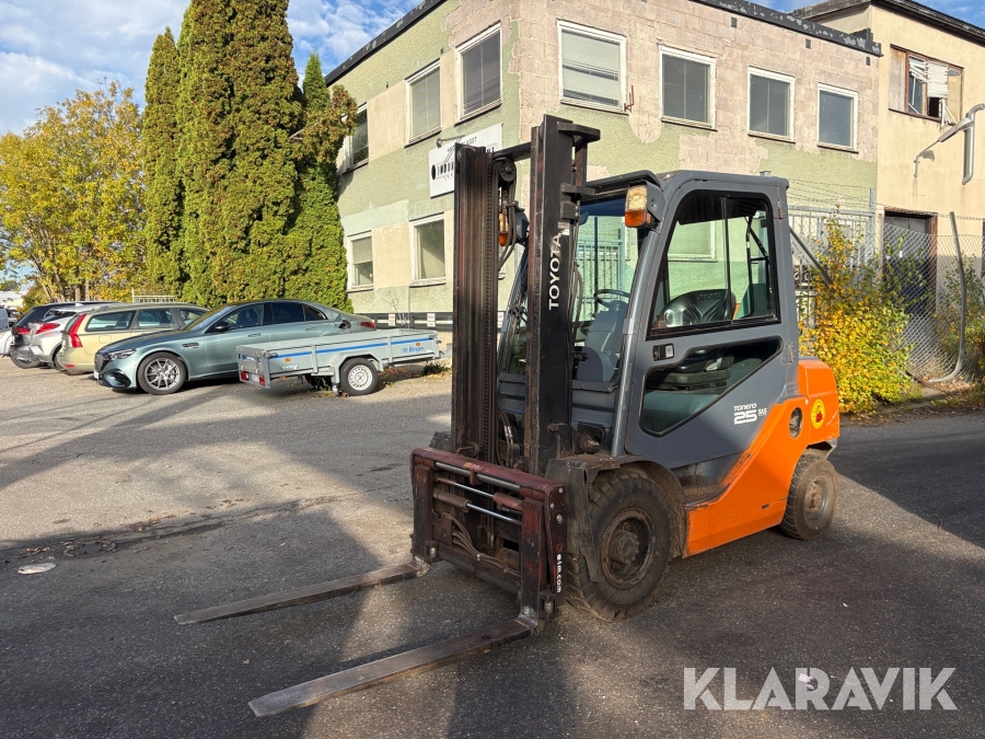 Gaffeltruck Toyota 02-8FDF25