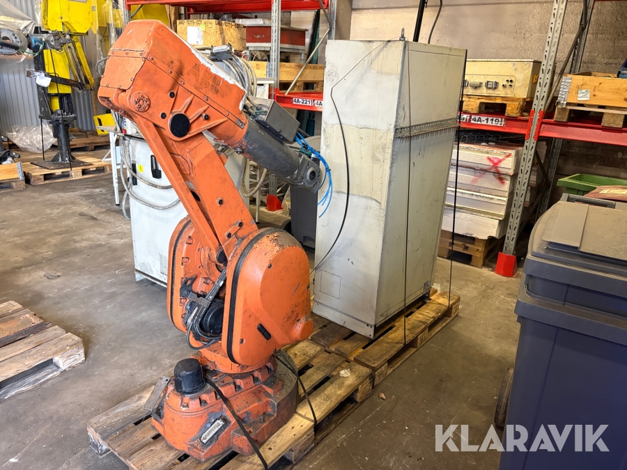 Industri ABB Robotics Irb2400M94A med styrskåp