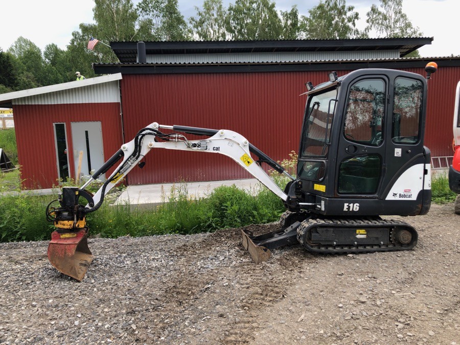 Minigrävare 2 ton Bobcat E16 med skopor