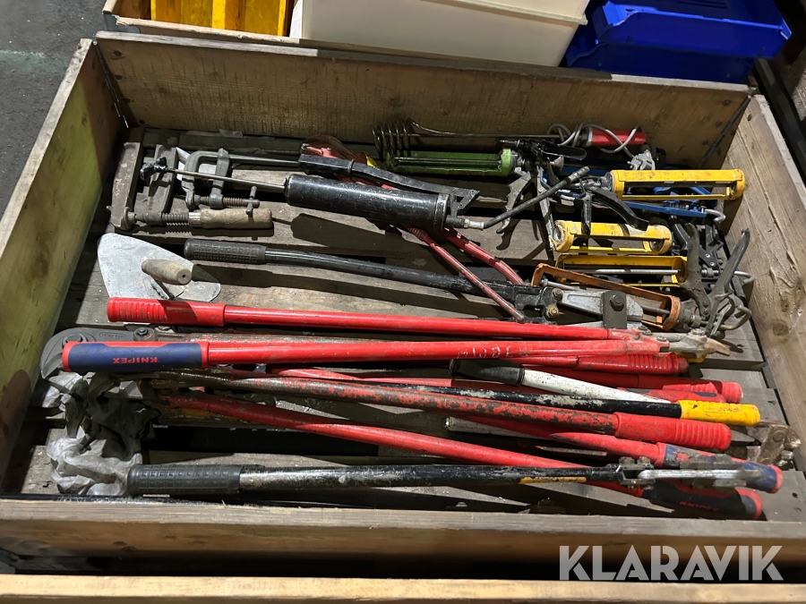 Fogsprutor, bultsaxar, rörtång & Fettspruta