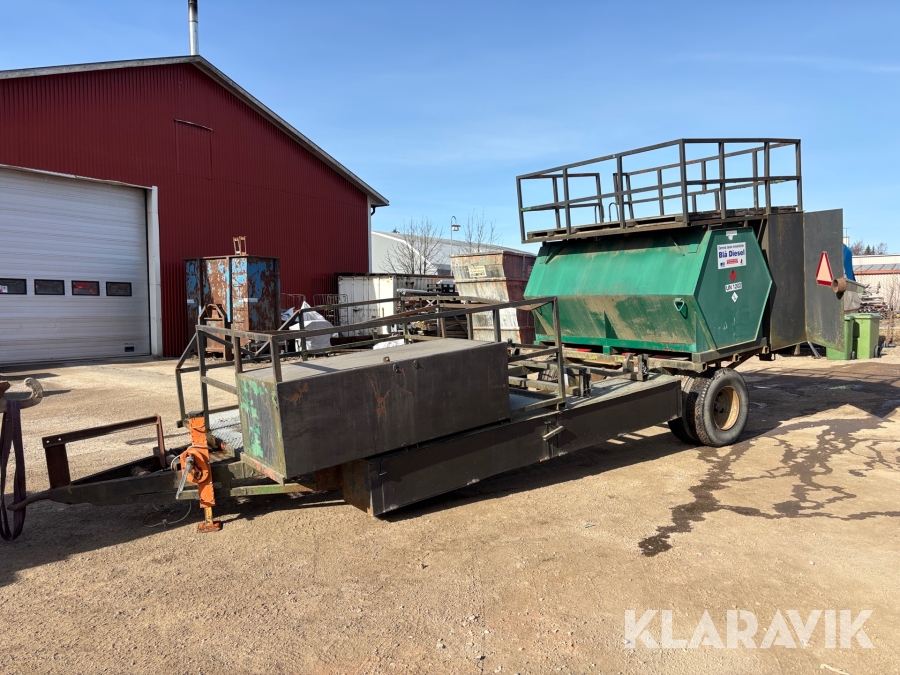 Släp med dieseltank 3 kubik