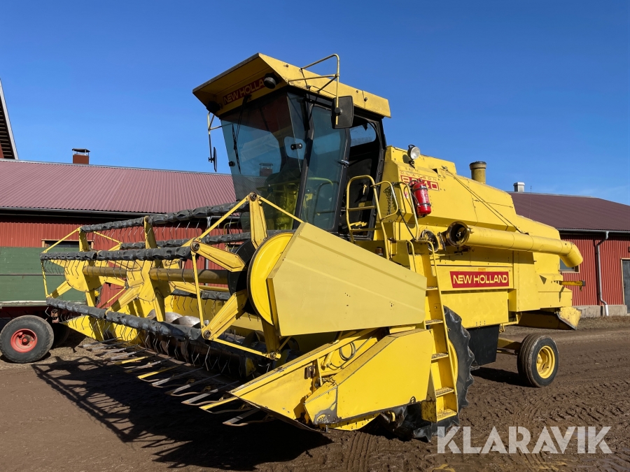 Skördetröska New Holland Clayson 8040