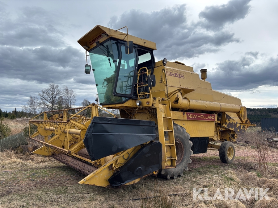 Skördetröska New Holland 8040