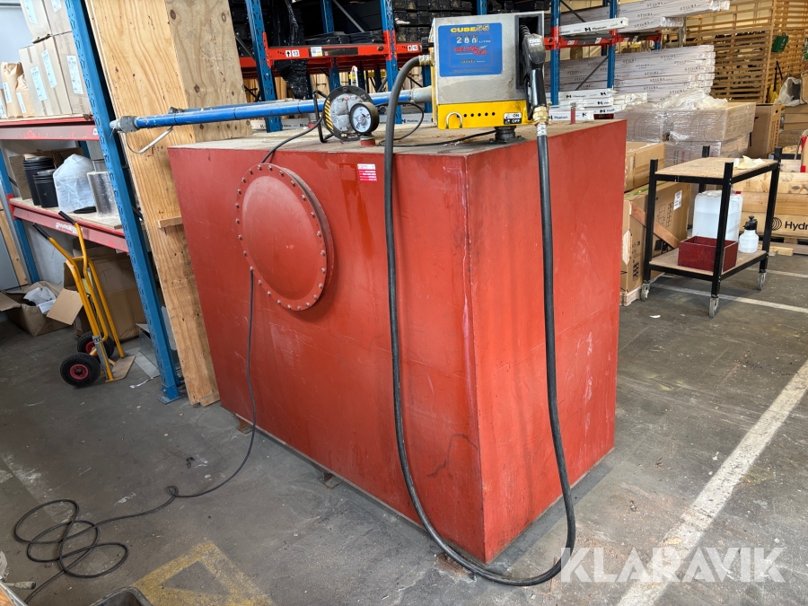 Dieseltank med pump - Cirka 3,2m3