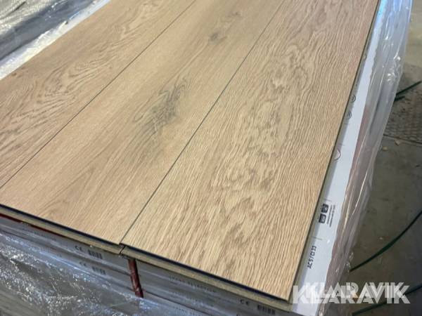 Laminatgolv Natural oak Authentic 70 kvm