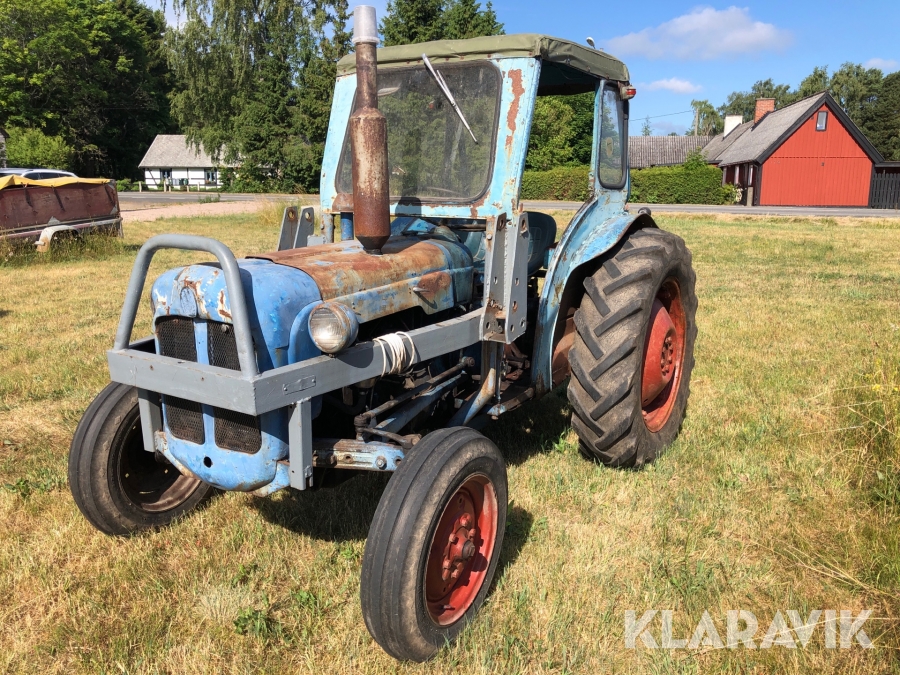 Traktor Ford Dexta Reparationsobjekt