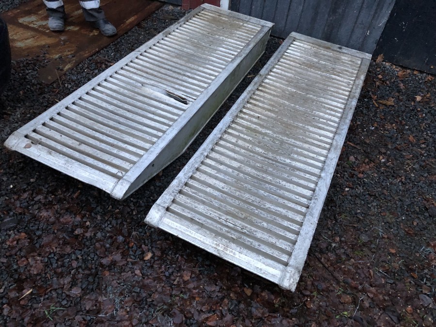2 st uppkörningsramper för grävmaskin
