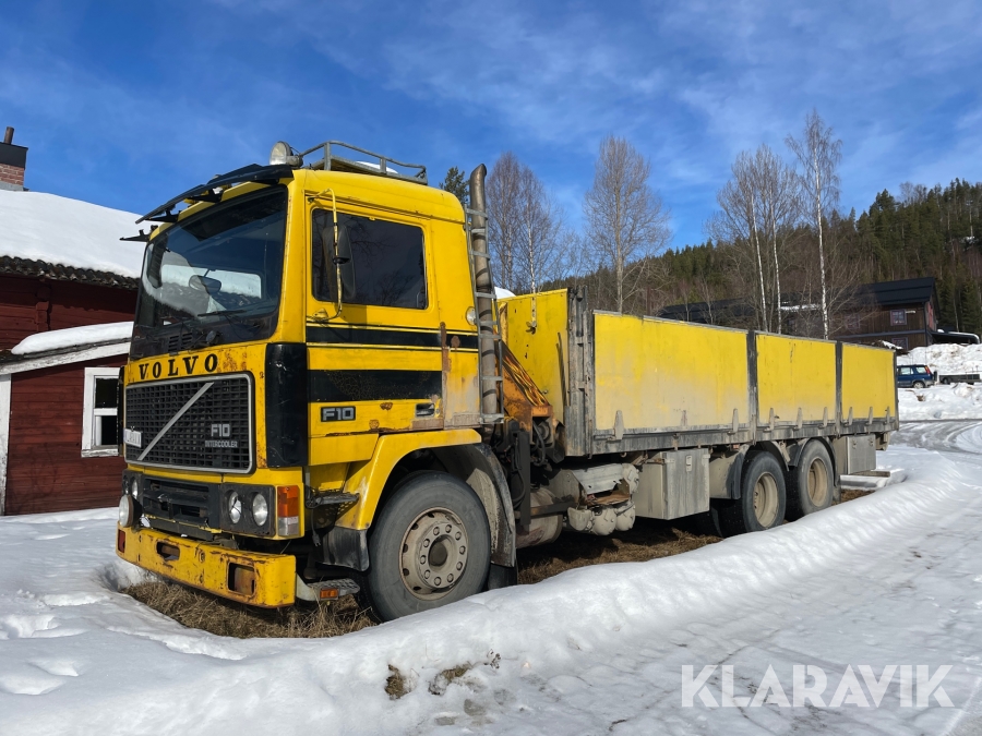 Lastbil med kran Volvo