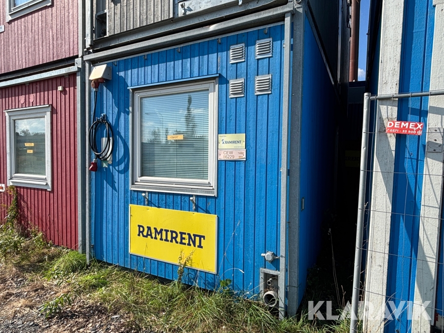 Kontorsmodul Moelven K21M4WP med pentry och toalett