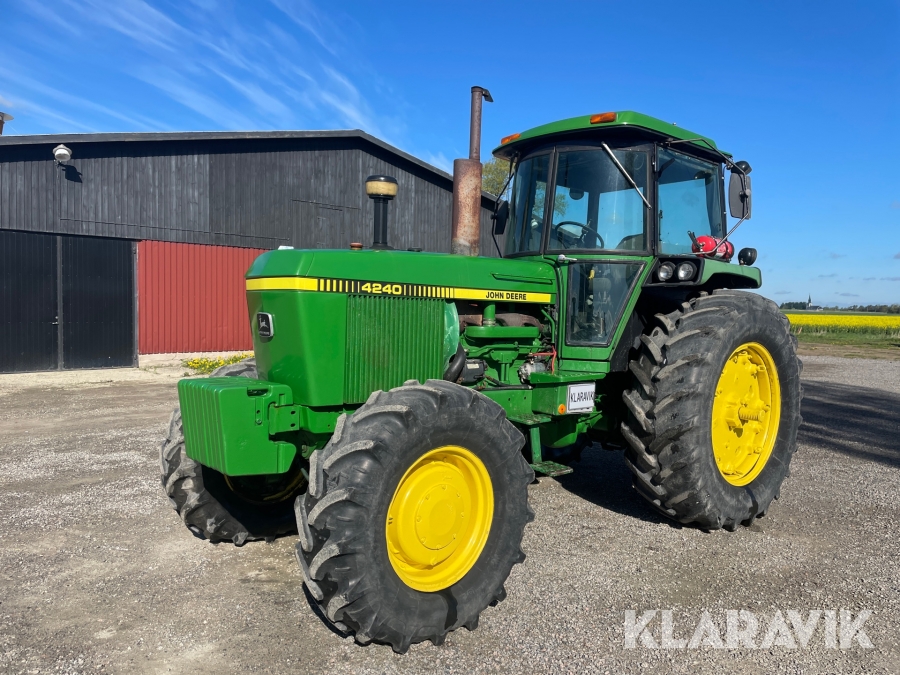 Traktor John Deere 4240 QR HFWD