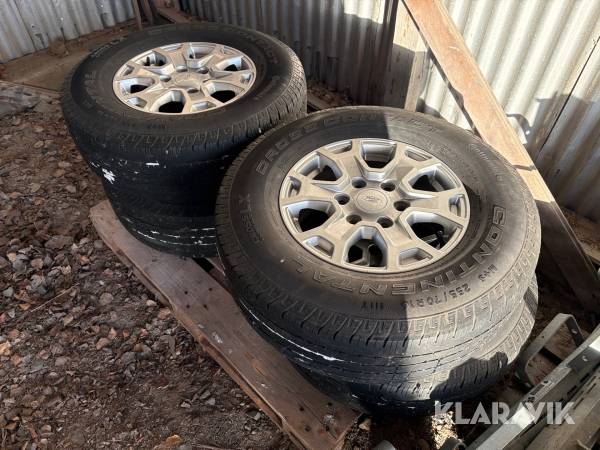 Sommardäck på Ford Ranger originalfälgar