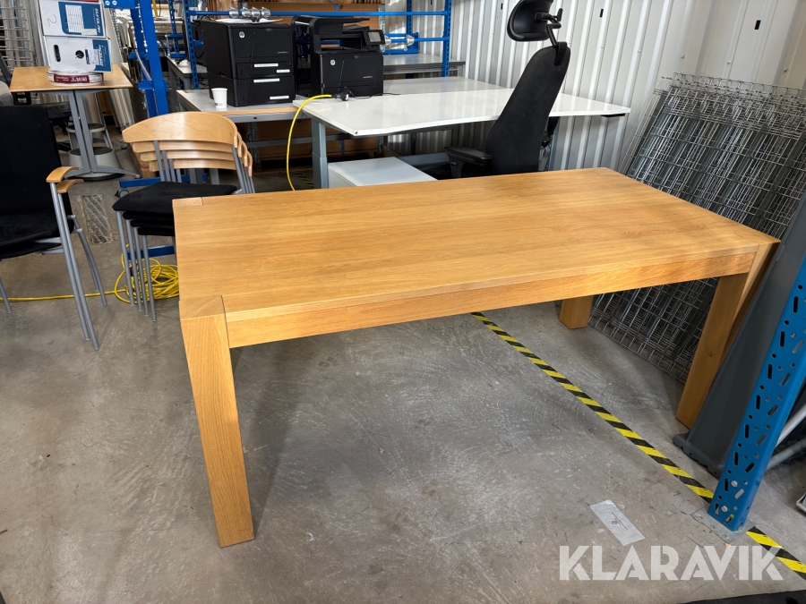 Ekbord Ikea / Kinnarps Högsby med 6st stolar