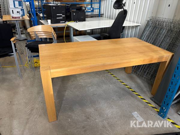 Ekbord Ikea / Kinnarps Högsby med 6st stolar