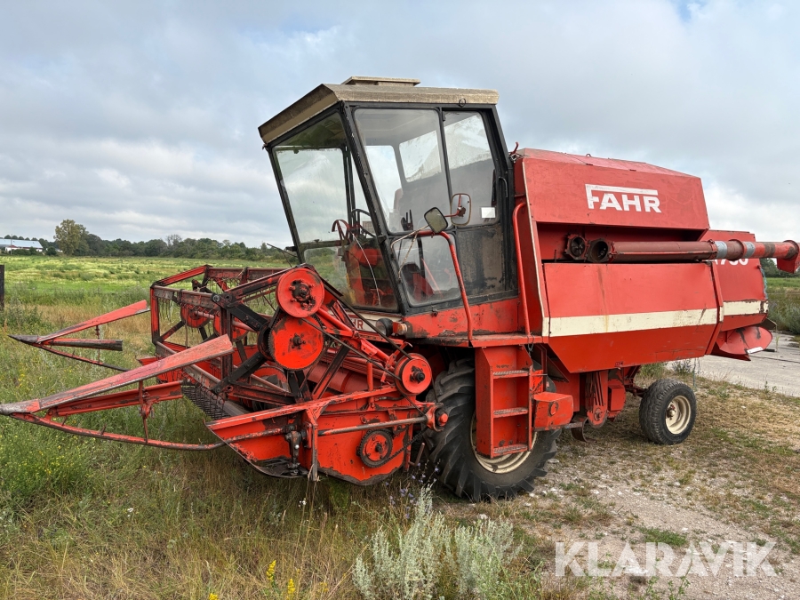 Skördetröska Fahr M750 9 fots bord