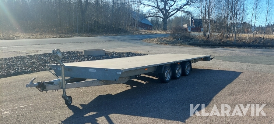 Biltransport Niewiadow 3 axlar, 6m