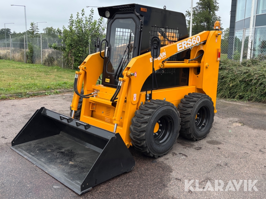 Kompaktlastare Everun ERS60 med skopa & pallgafflar