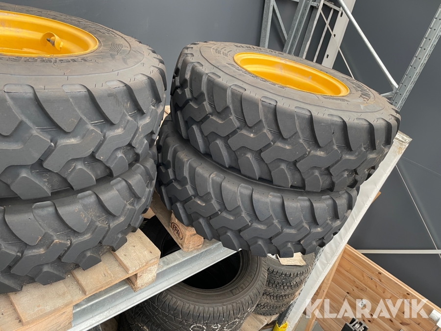 Entreprenaddäck på fälg 4 st Advance GLR15-M2 Volvo L25F