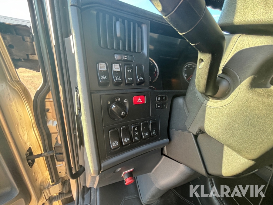 Lastbil Scania R 580 tridem  cameleont