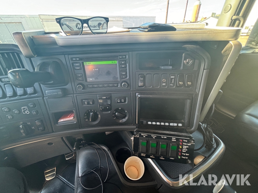 Lastbil Scania R 580 tridem  cameleont