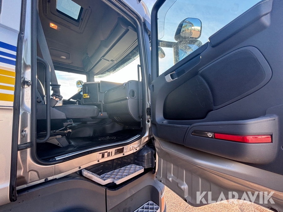 Lastbil Scania R 580 tridem  cameleont