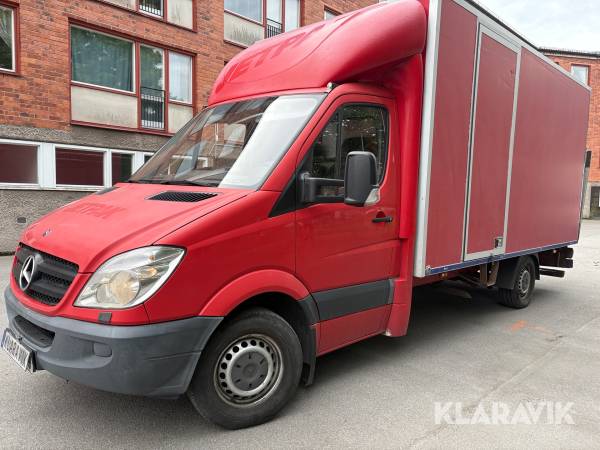 Lastbil skåpbil Mercedes-Benz 906 BA 35 med bakgavelyft