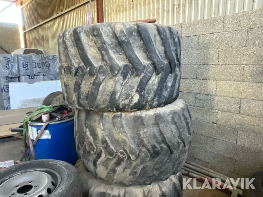 Entreprenaddäck med fälg Alliance 600/40-22,5 2 st