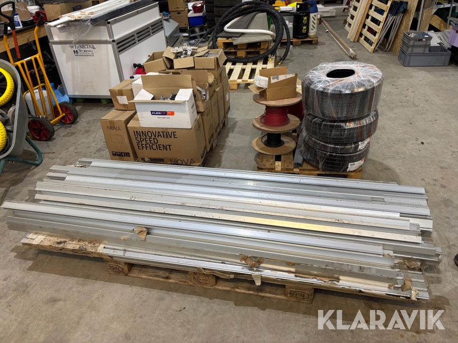 Skenor och fästen till ca 100st solceller