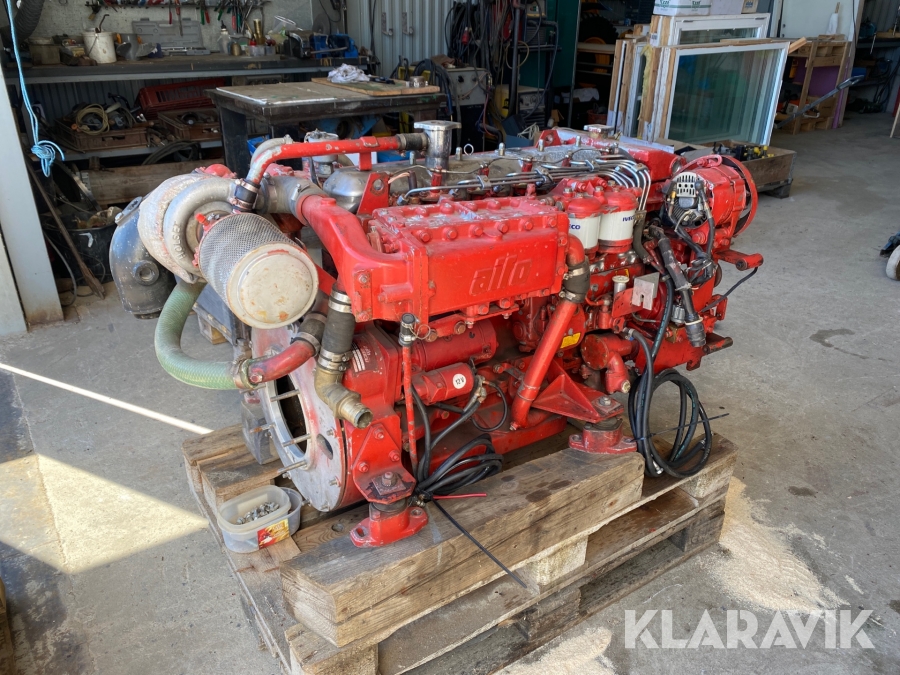 Marinmotor Iveco 250 hk