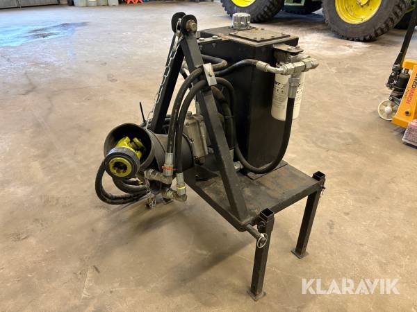 Hyralpump suttit på Holms sopvals