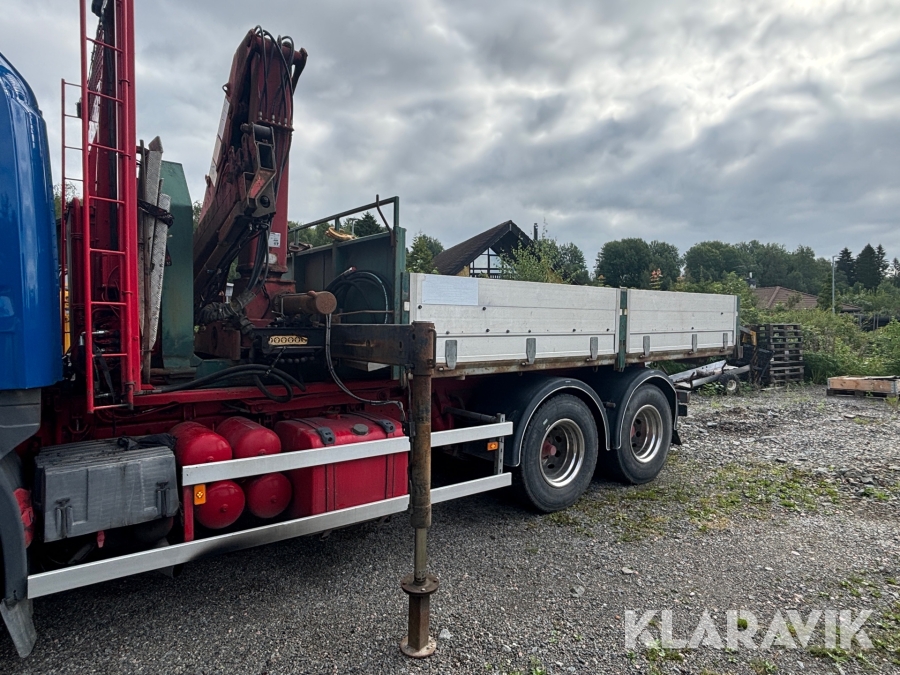 Lastväxlarflak med kran HMF 1153 K3