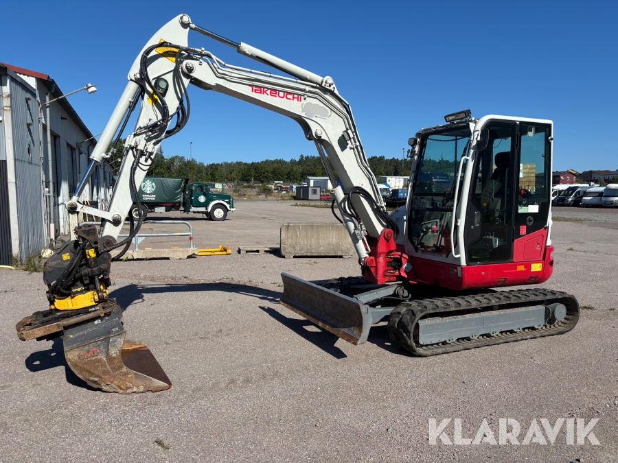 Grävmaskin Takeuchi Take-job TB260 med tiltrotator och skopor