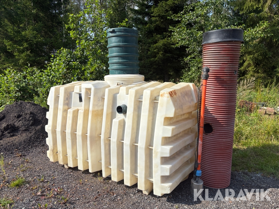 Trekammartank med pumpbrunn Fann