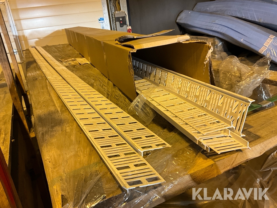 Parti med Putslist Weber Therm 401 indragen sockel 2,5m