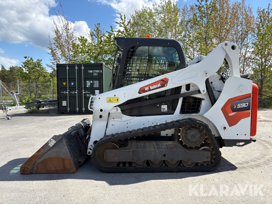 Bandlastare Bobcat T590 med skopa