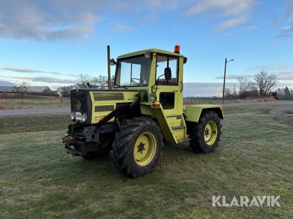 Traktor Mercedes-Benz MB Trac 700 med redskap