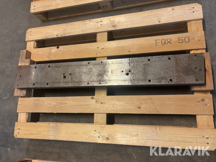 Konstruktionsstål ca 110*15*5,8 cm 1 styck