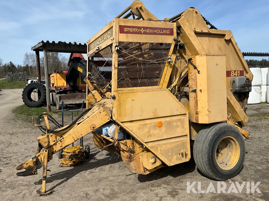Rundbalspress New Holland Sperry 841