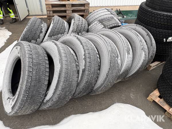 Lastbilsdäck 12st och LB-däck stommar 12st