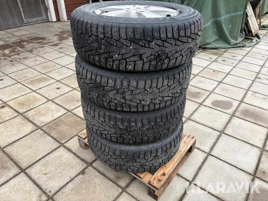 Vinterhjul 245/65r17 Nokian Hakkapeliitta 4 st