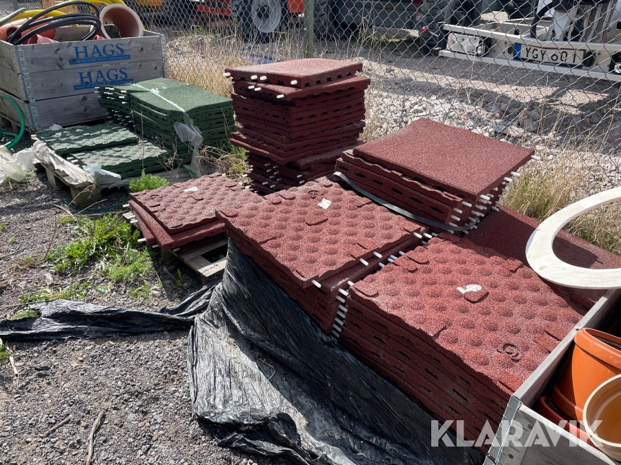 Parti med gummimattor för lekplats