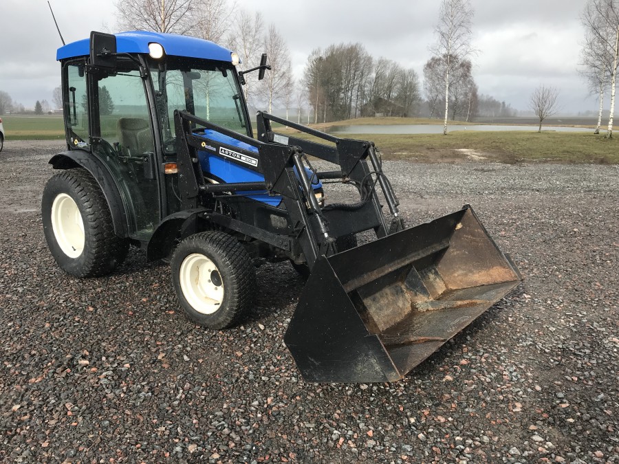 Traktor med lastare New Holland TCE 50 4WD