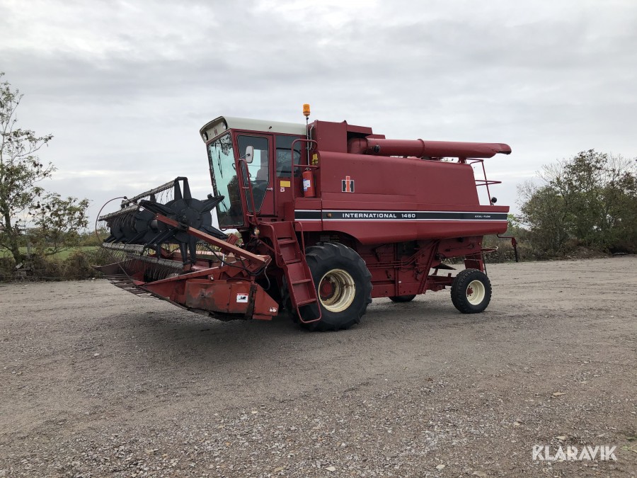 Skördetröska International 1460