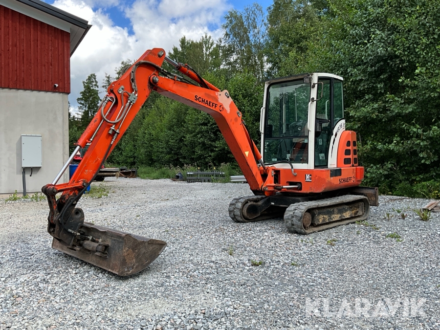 Grävmaskin Schaeff HR16 med 3 skopor