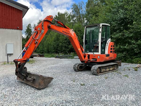 Grävmaskin Schaeff HR16 med 3 skopor