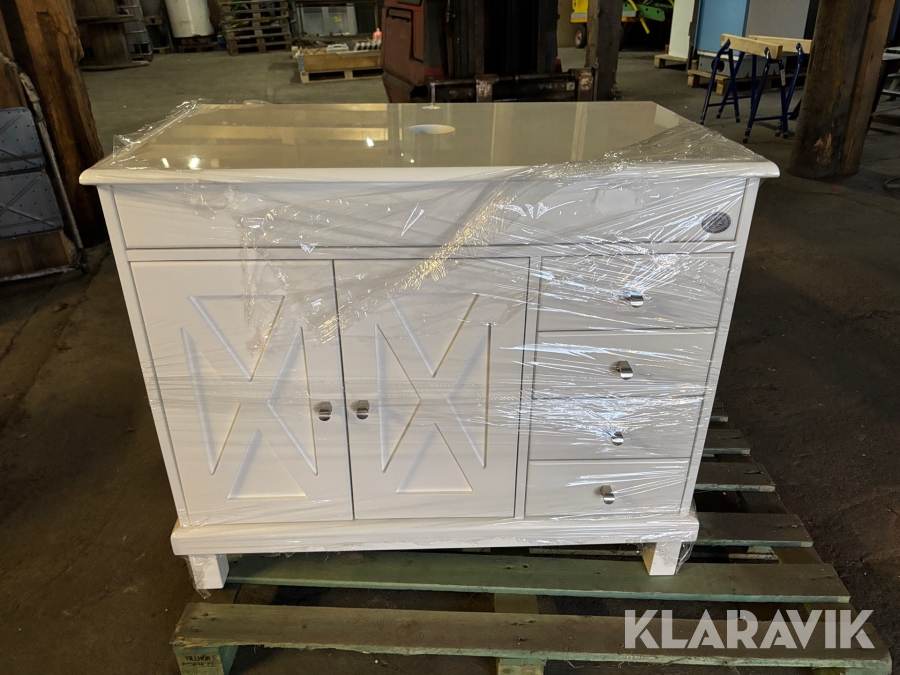 Badrumsskåp och spegelskåp Svenska badrumsinredningar