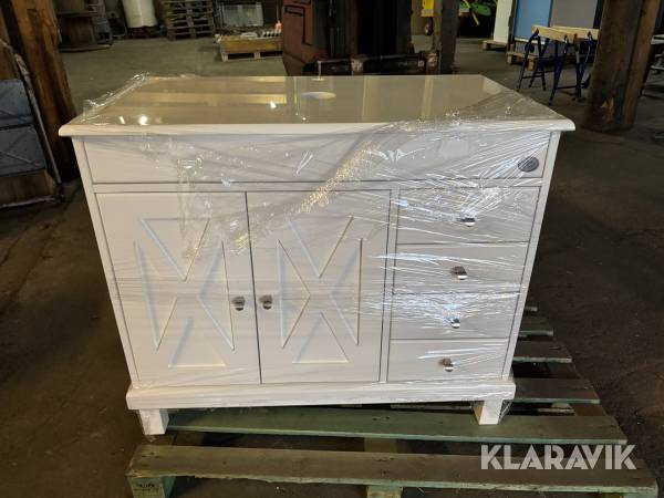 Badrumsskåp och spegelskåp Svenska badrumsinredningar