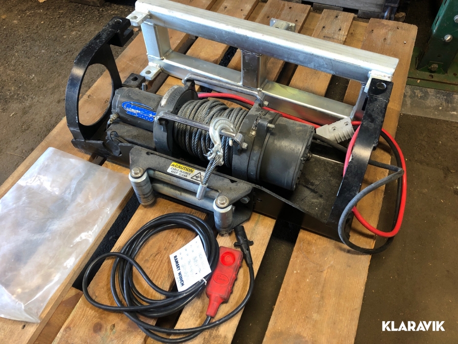 Vinsch med hållare triplexdrag 