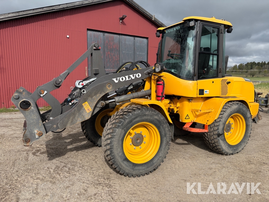 Hjullastare Volvo L35G med 4st redskap